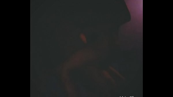 Metemela por el culo le dice