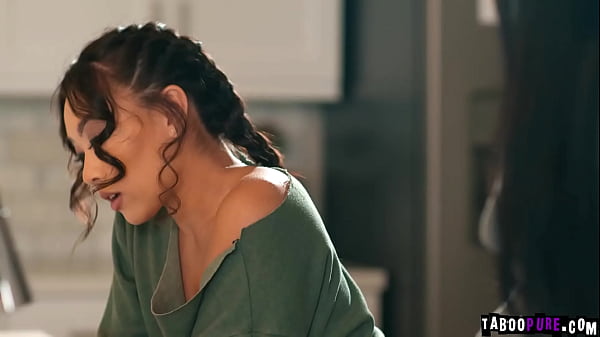 Kimmy Kimm arrives on her stepuncle Kyles doorstep and they start enthusiastically making out  