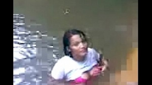 Novinha metendo no rio