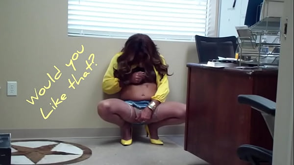 Tranny secretary playing  