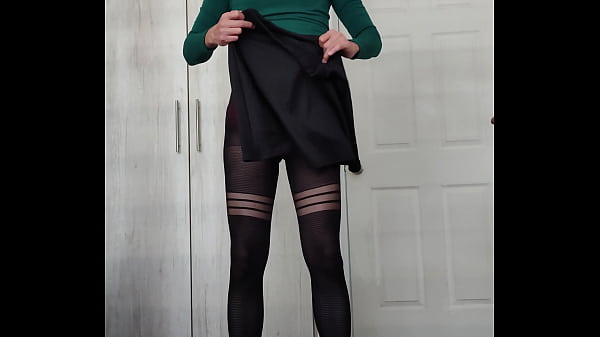 La faldita le queda divina 