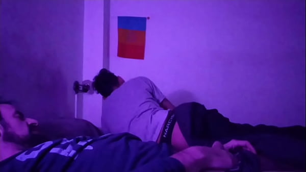 Primer oral del d&iacute;a a macho calent&oacute;n.