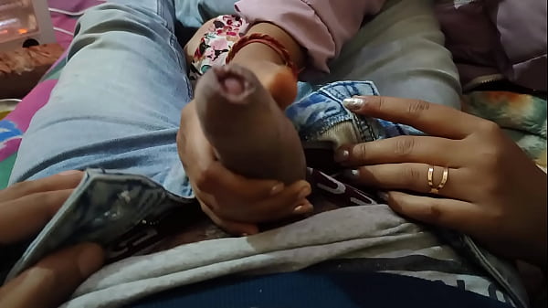 Please take off your condom and creampie my pussy!