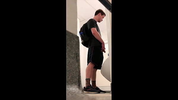 Espiando Rola no Mict&oacute;rio