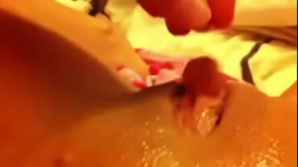 Closeup Wet Pussy play