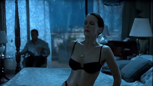 Jamie Lee Curtis Striptease in HD