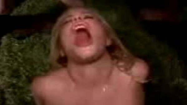 Alicia Rhodes gangbanged & bukkake