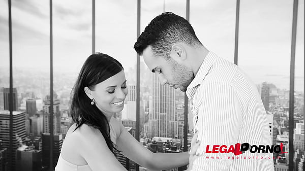 Athletic Vicky Love wants big fat dick and sucks his blue balls empty GP173