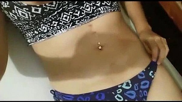 Chica latina masturbandose