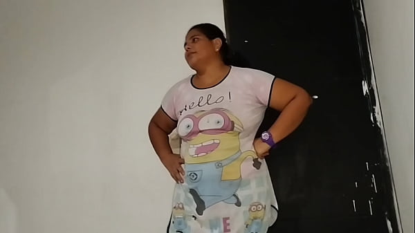 Esposa cachonda es follada por la gran polla de su cu&ntilde;ado mientra el marido trabaja.