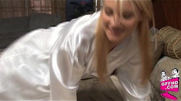 Girls having fun 1013