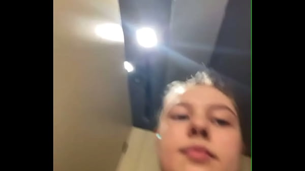 Natural tits bouncing so hot in gym