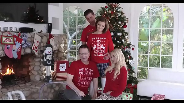 Her pussy water had spread around her hole and out of her pussy too, she was glowing, due to which the beauty of pussy had increased manifold.