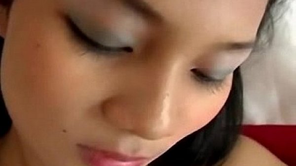 Amateur Asian babe Secret Sucking