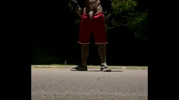 tirando pauzao pra fora na rua