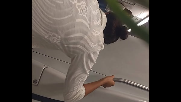 Metro de Lima vestido tranparente