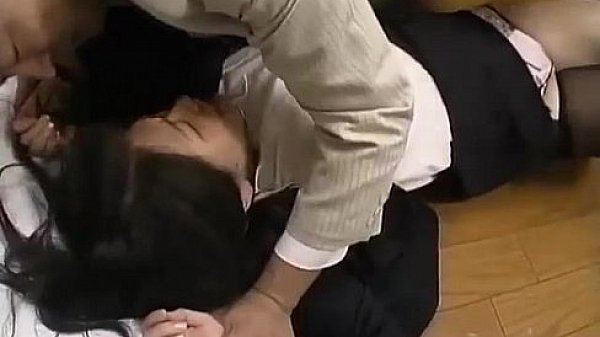 Office Lady By Her Boss Getting Her Hairy Pussy Fingered On The Floor In