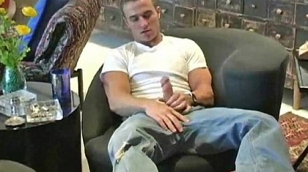 Derrick Davenport - Hot Solo  