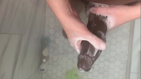 Tiny teen cleans huge cock