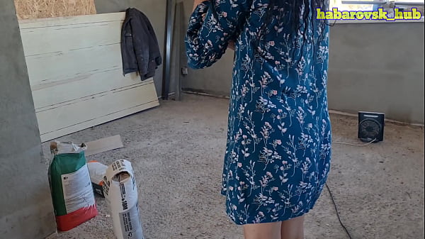 someone else's wife fucks with a builder