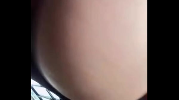 Bailando rico en tanga 