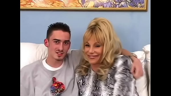 step moms and spend time together - M