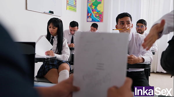 Alumna Argentina puta es follada por el ano por el profesor y su compa&ntilde;ero de clases.