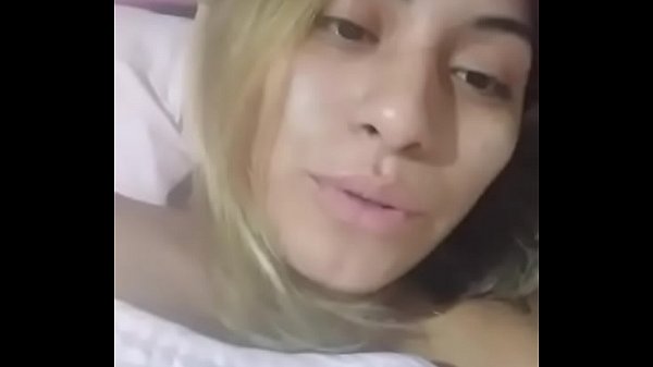 Melanie en su cama  