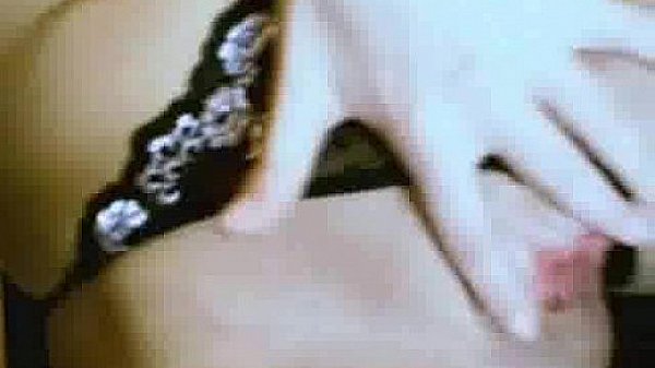 18 year old babe shows her body  