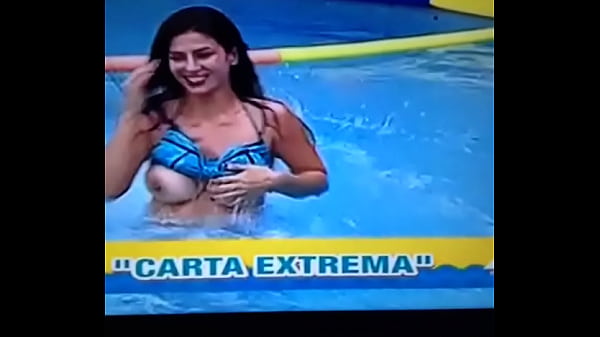 Claudia Ramirez muestra las Tetas en Programa VEX