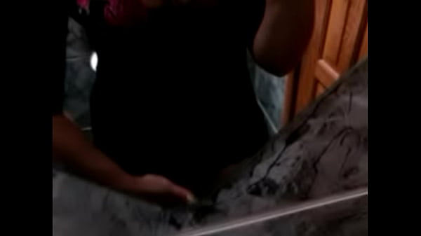 Casada tocando siririca.  