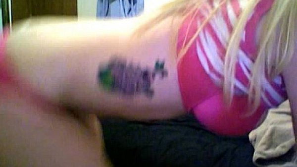 Tattoed blonde emo sexy cam dance