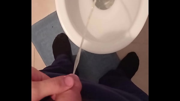 Hombre me muestra como hace pip&iacute;  