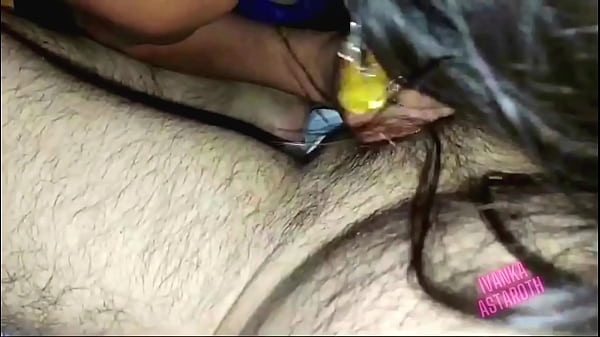 Chica transexual tiene sexo con su vecino 