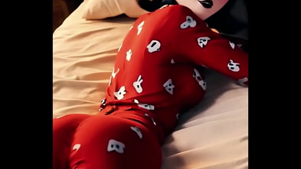 Mavis slips into her red pajamas, her gothic charm glowing even in the quiet of the night. The vampire princess shows a softer, tempting side hidden away from the castle walls&hellip;