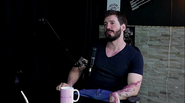 Gosta de sentir dor no pau, zofilia tem que ser crime, gosta de invers&atilde;o, e sobre a exposi&ccedil;&atilde;o... - Arthur Aily (SHEER/RED)