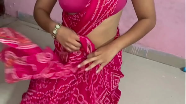 NAUKARANI KO MALIK NE AKELE ME CHOD DIYA (HINDI AUDIO )