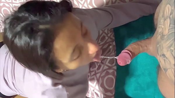 Cum on Adellas' face