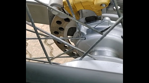 Vendo XRE 300 com 8.500 km's  