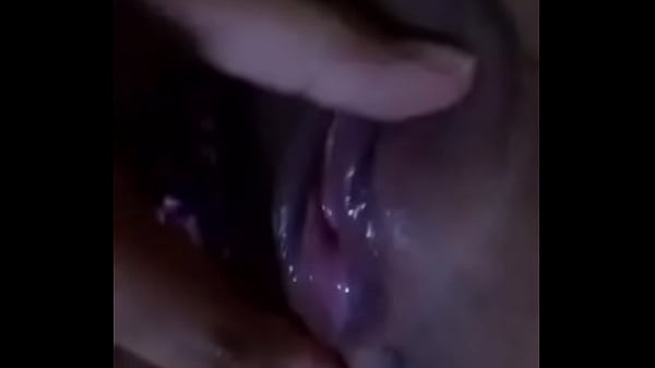 Se saca su lechita de su totona Rica