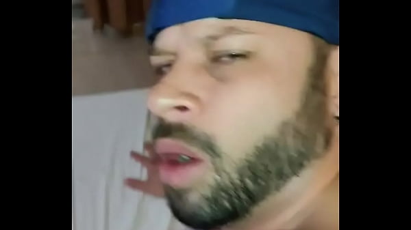 comendo o irm&atilde;o mais novo