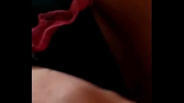 esta chica de 18 a&ntilde;os esta muy caliente