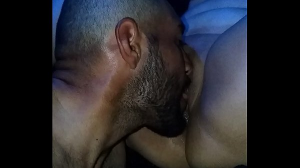 Mi novia comiendo verga