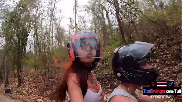 Big ass Thai amateur GF gave her guy a blowjob and her pussy once home 