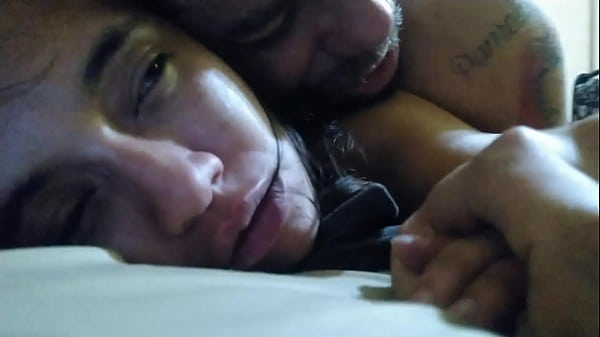 PUTA QUE PARIU CARALHO COMO TU SOCA FORTE E GOSTOSO