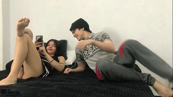 Le traigo muchas ganas de follarme a la cachonda de mi hermanastra CUM-BOCA HL  