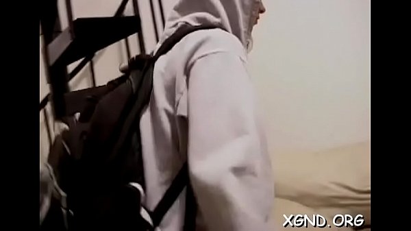 Curvy dilettante gets toyed with  