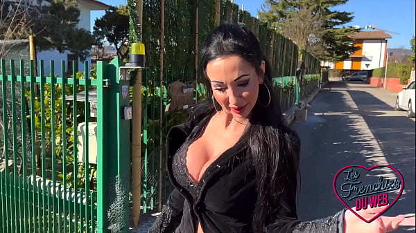 J'offre mes gros seins &agrave; ce bel inconnu et son engin