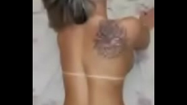 Esposa rabuda do corno sendo fudida Pelo Rick part. 1/2