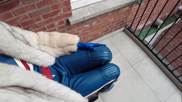 Alles in Leder und Pelz  